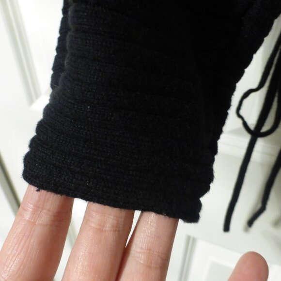 FOREVER 21 black oversized sweater with ties - Picture 6 of 7